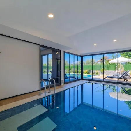 Lotus/ Oeluedeniz Isitmali Kapali Havuzlu * Фетхие