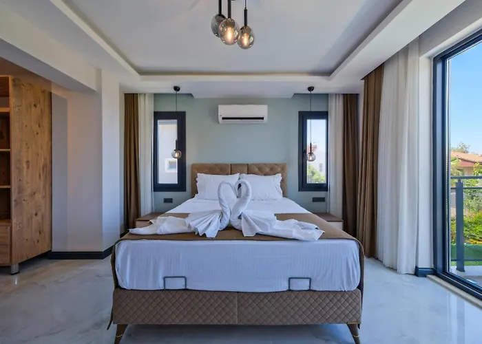 Lotus/ Oeluedeniz Isitmali Kapali Havuzlu Vilă Fethiye