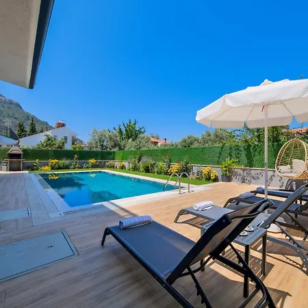 Villa Lotus/ Oeluedeniz Isitmali Kapali Havuzlu