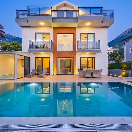 Lotus/ Oeluedeniz Isitmali Kapali Havuzlu Villa