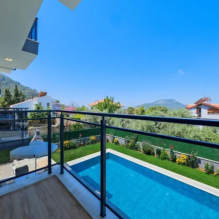 Lotus/ Oeluedeniz Isitmali Kapali Havuzlu Villa