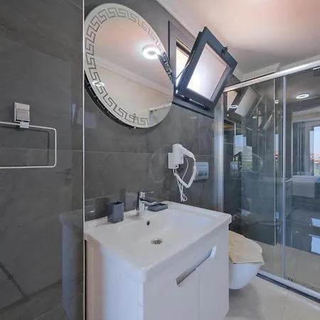 Villa Lotus/ Oeluedeniz Isitmali Kapali Havuzlu Fethiye