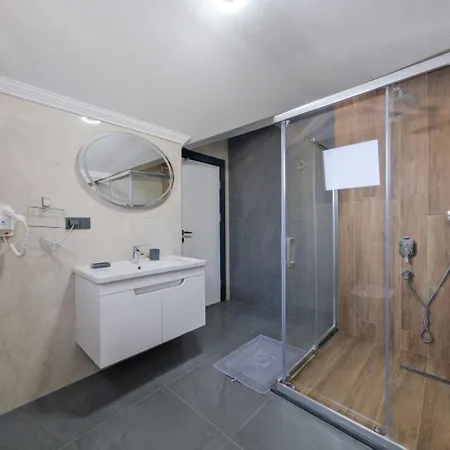 Lotus/ Oeluedeniz Isitmali Kapali Havuzlu *