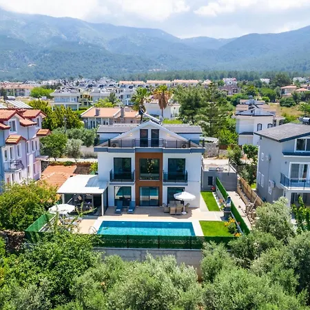 Lotus/ Oeluedeniz Isitmali Kapali Havuzlu