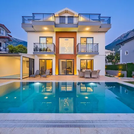 Lotus/ Oeluedeniz Isitmali Kapali Havuzlu Villa