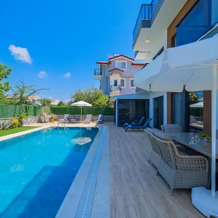 Villa Lotus/ Oeluedeniz Isitmali Kapali Havuzlu