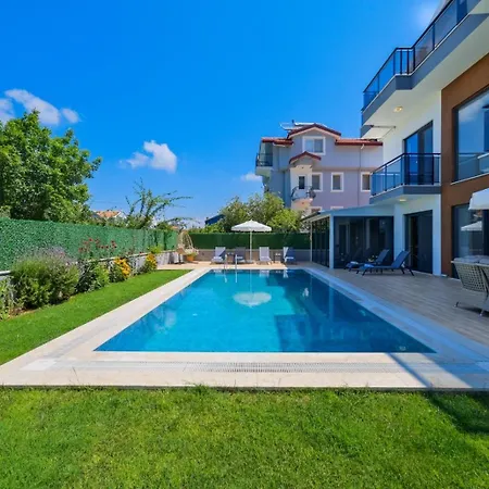 Villa Lotus/ Oeluedeniz Isitmali Kapali Havuzlu *