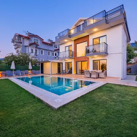 Lotus/ Oeluedeniz Isitmali Kapali Havuzlu * フェティエ