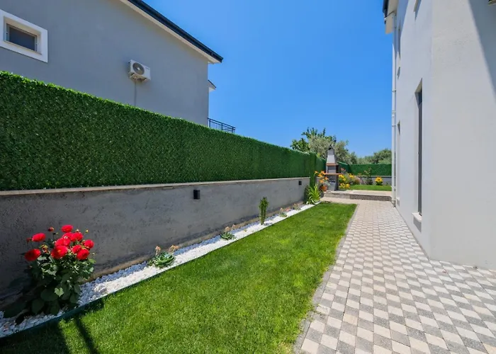 Villa Lotus/ Oeluedeniz Isitmali Kapali Havuzlu *